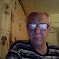 Создать мем За тобой Следят