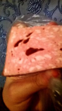 Создать мем Страшная колбаса