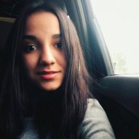 Фелиция харди  бежит от Человека паука