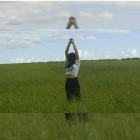 Фелиция харди бежит от Человека паука