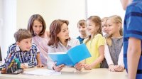 Создать мем Учительница и дети