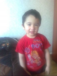 Создать мем Алтахир 3 года 2011 год