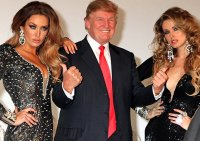 Создать мем Трамп с моделями