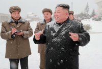 Создать мем Ким чен ын снег