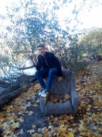 Создать мем Живу на улице