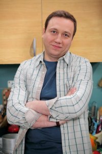 Создать мем Костя помылся