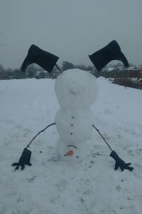 Создать мем Снеговик