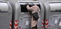 Создать мем Эмигранты из совка в сша