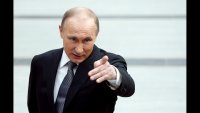 Создать мем Путин указывает пальцем