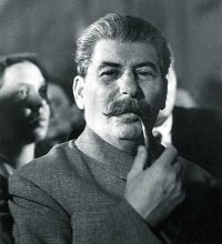 Создать мем Сталин с трубкой