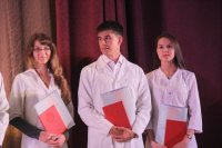 Создать мем Выпуск студентов