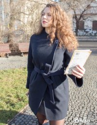 Создать мем Девушка