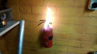 Создать мем Огнетушитель горит