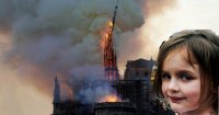 Создать мем Эта девочка подожгла париж