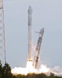 Создать мем Falcon 9 1-0