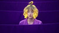 Создать мем Императрица Tessa Violet грустит