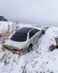 Создать мем Марк ищет столб