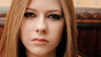 Создать мем Avril lavigne angry