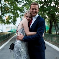 Создать мем Счастливыи Навальный