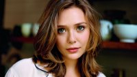 Создать мем Elizabeth Olsen