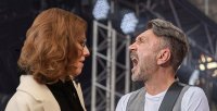 Создать мем Шнуров и Собчак