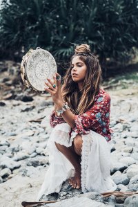 Создать мем Hippie girl