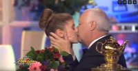 Создать мем Ленчик целовала Райченка