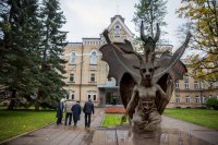 Создать мем Сатана