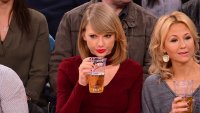 Создать мем Taylor swift drinking disorder