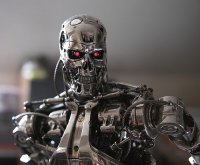 Создать мем Терминатор модель т-800