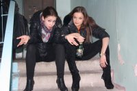 Создать мем Гопницы
