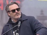 Создать мем Joaquin Phoenix