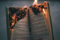 Создать мем ГОРЯЩАЯ КНИГА