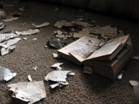 Создать мем Порванная книга