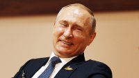 Создать мем В Интернете ты герой а на деле