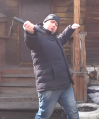 Создать мем Руслан Гительман и нунчакки