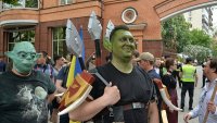 Создать мем Бессмертный Орк