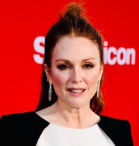 Создать мем Julianne Moore