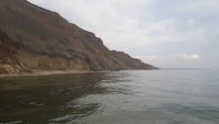 Создать мем Море морем но