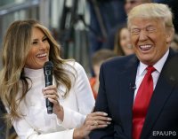 Создать мем Трамп смеется