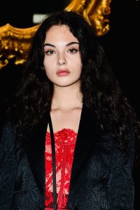 Создать мем Deva Кассель