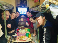 Создать мем Дно