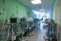 Создать мем Искусственная вентиляция легких
