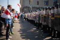 Создать мем А САША ВЫЙДЕТ