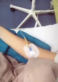 Создать мем Под кательницей