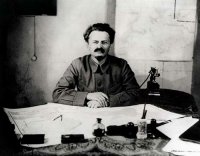 Создать мем Троцкий