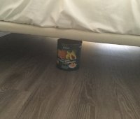 Создать мем Консервиронные фрукты под кровате