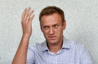 Создать мем Навальный махнул рукой