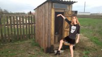 Создать мем Девушка возле туалета