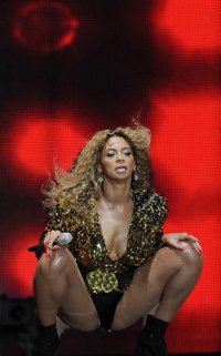 Создать мем Beyonce